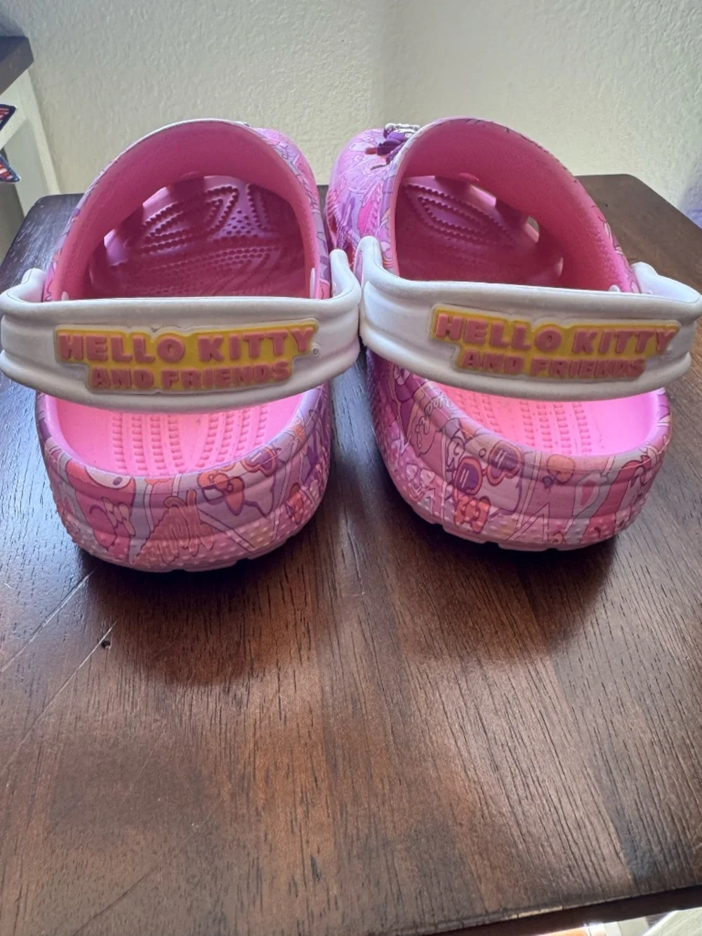 CROCS hello kitty